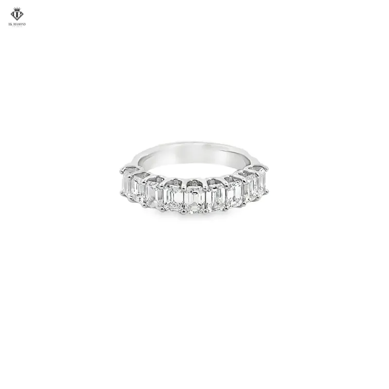 Nhẫn Half Emerald Eternity