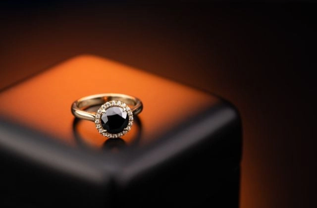 Cấu tạo của viên kim cương đen