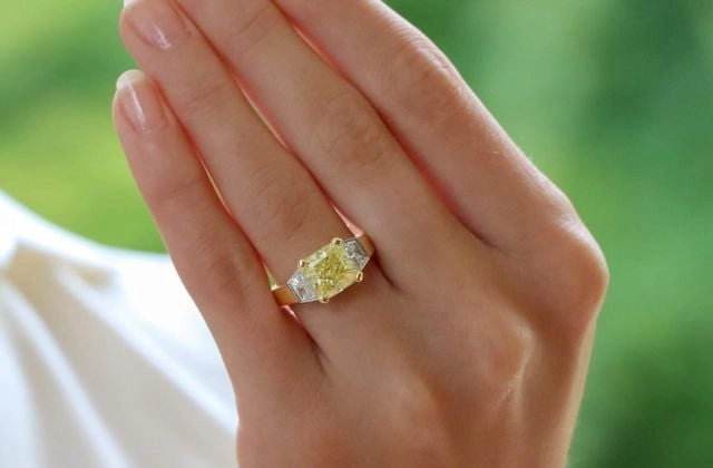 Kim cương màu vàng có giá khá đắt