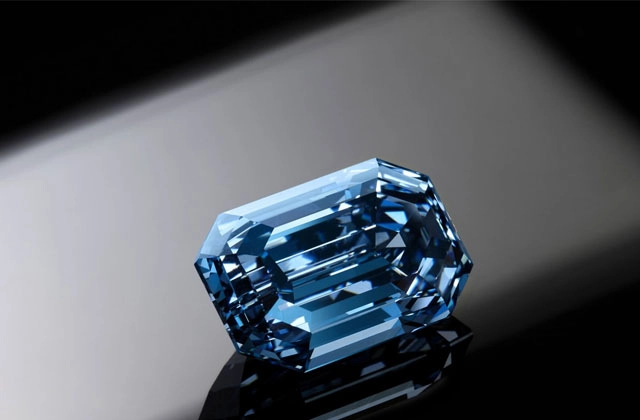 Viên kim cương xanh đẹp nhất thế giới - The De Beers Cullinan